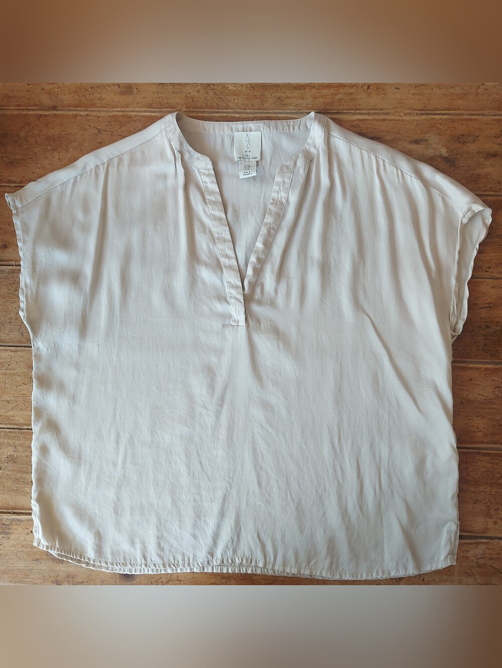 Women's blouse by the American brand Joie — 100% silk - Picture 8 of 9